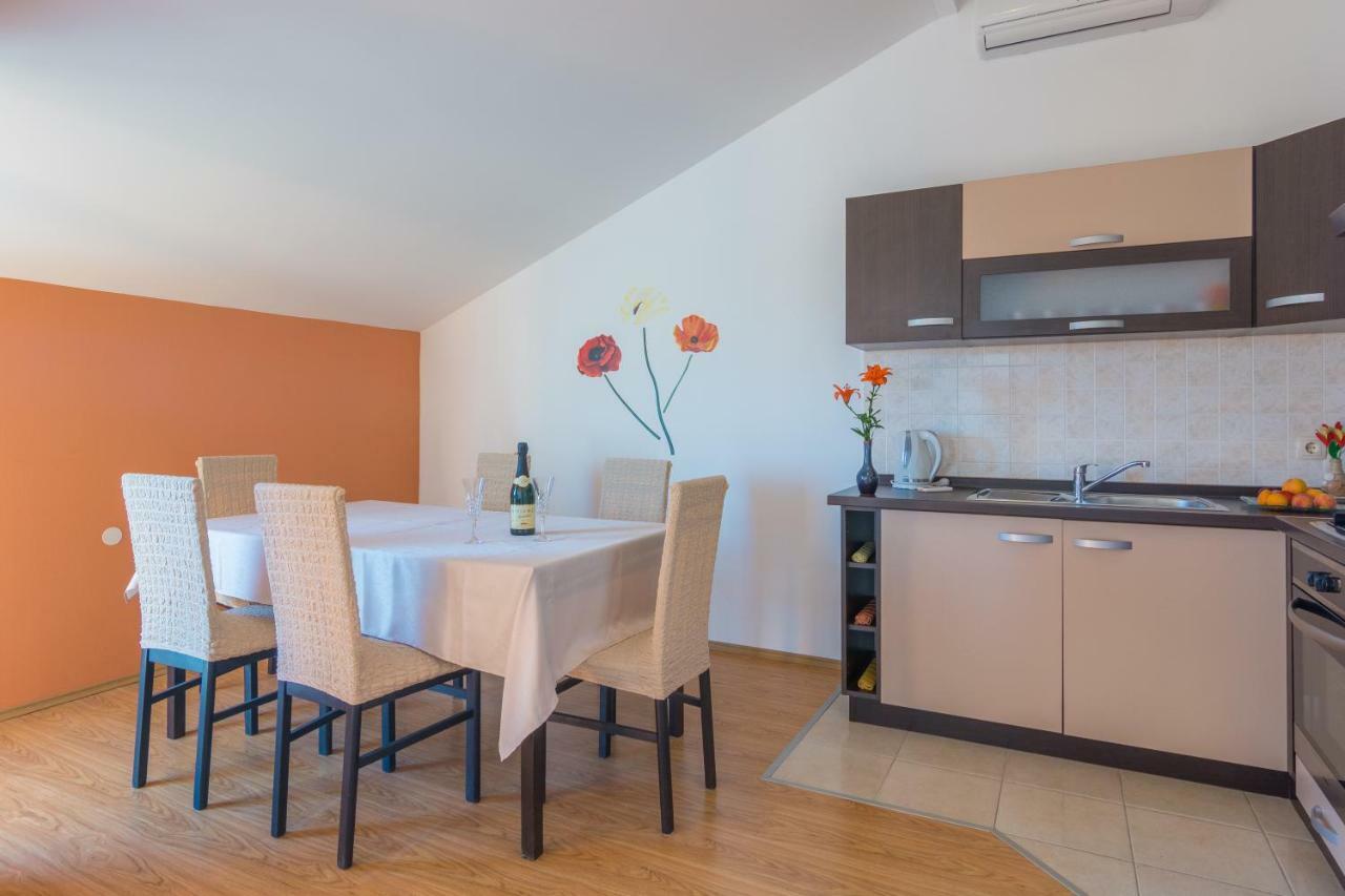 Apartments Lotus Sukošan Exteriér fotografie
